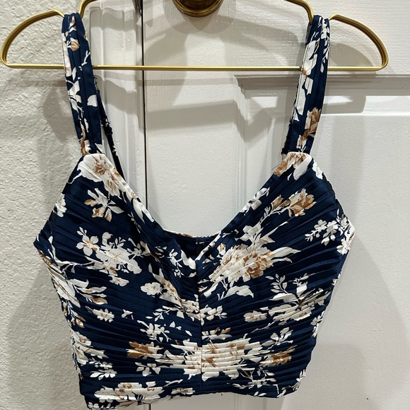 Abercrombie & Fitch Tops - Abercrombie & Fitch Navy Floral Crop Top. Y2K,Spring, festival, Regency